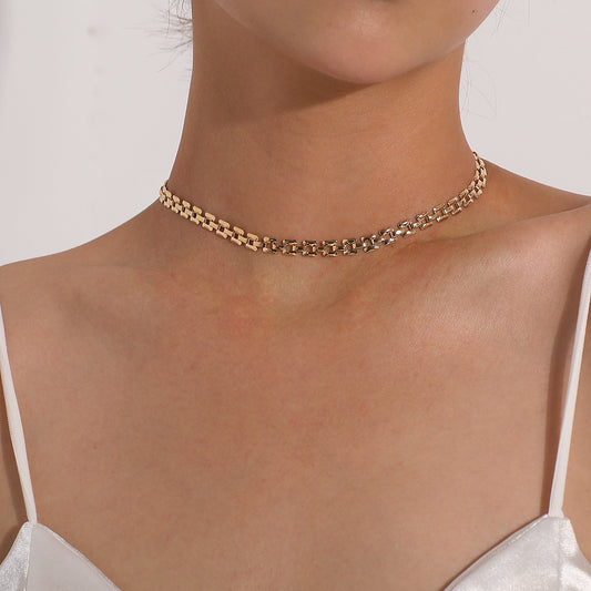 Geometric Pendant Necklace for Women, Alloy Jewelry with Plated Finish, Fashionable Minimalist Chain Accessory