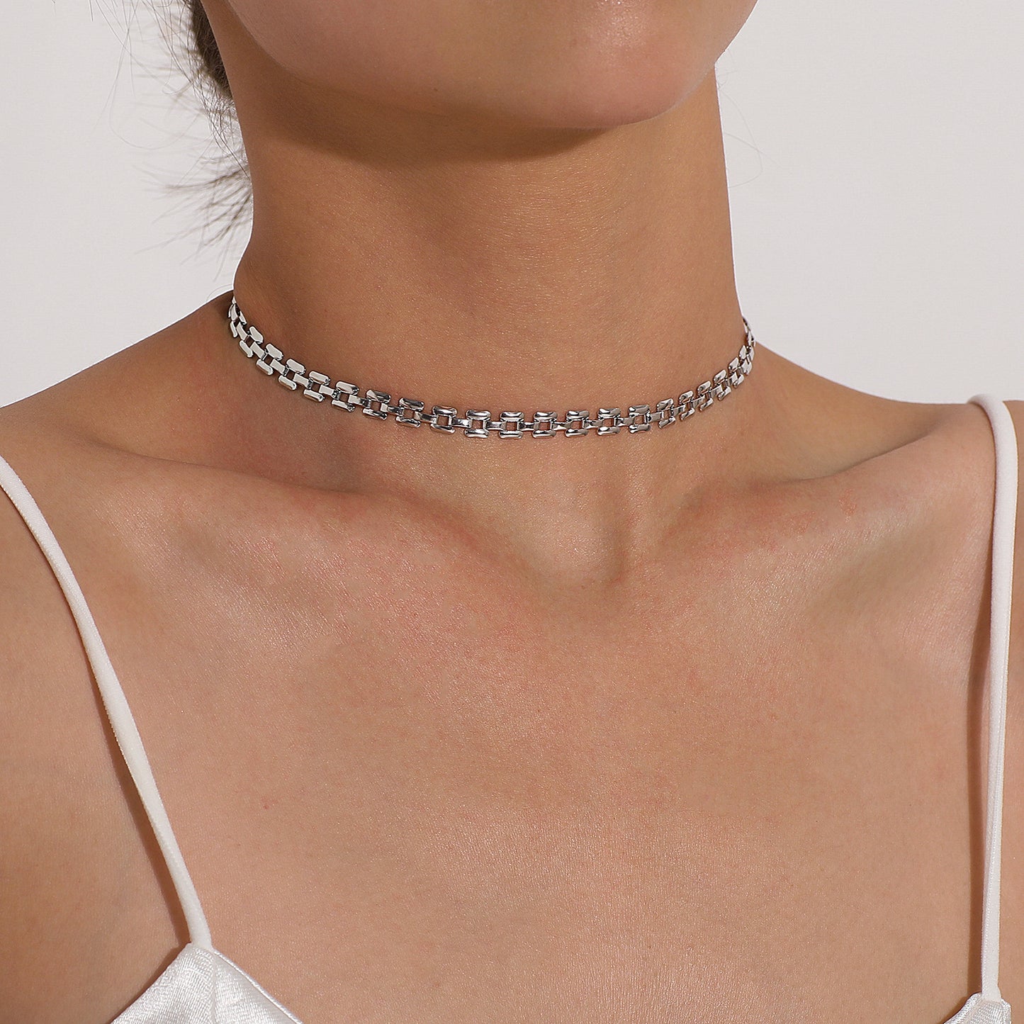 Geometric Pendant Necklace for Women, Alloy Jewelry with Plated Finish, Fashionable Minimalist Chain Accessory