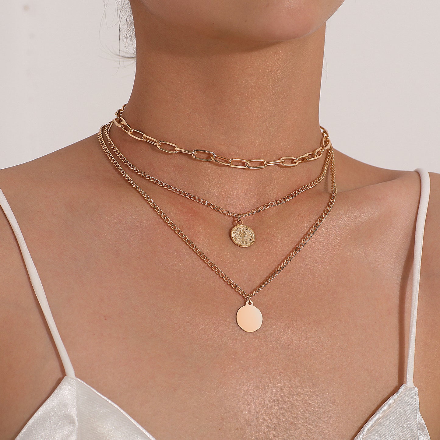 Geometric Circular Portrait Pendant Necklace for Women, Trendy Oversized Multi-Layer Thick Chain Jewelry