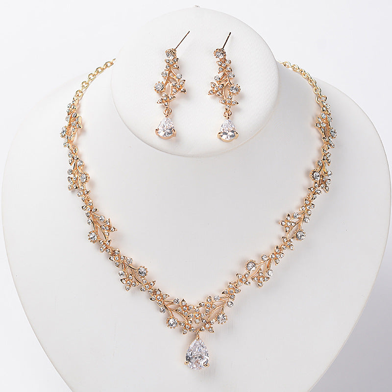 Set di Collana in Lega Floreale Dolce ed Elegante con Intarsi in Zirconia Cubica per Donne Gioielli da Sposa da Sera