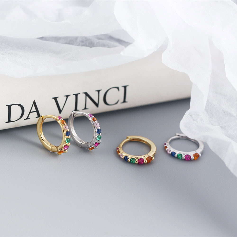 Orecchini a cerchio da donna minimalisti ed eleganti in argento sterling 925 con zirconi cubici intarsiati e forma geometrica rotonda