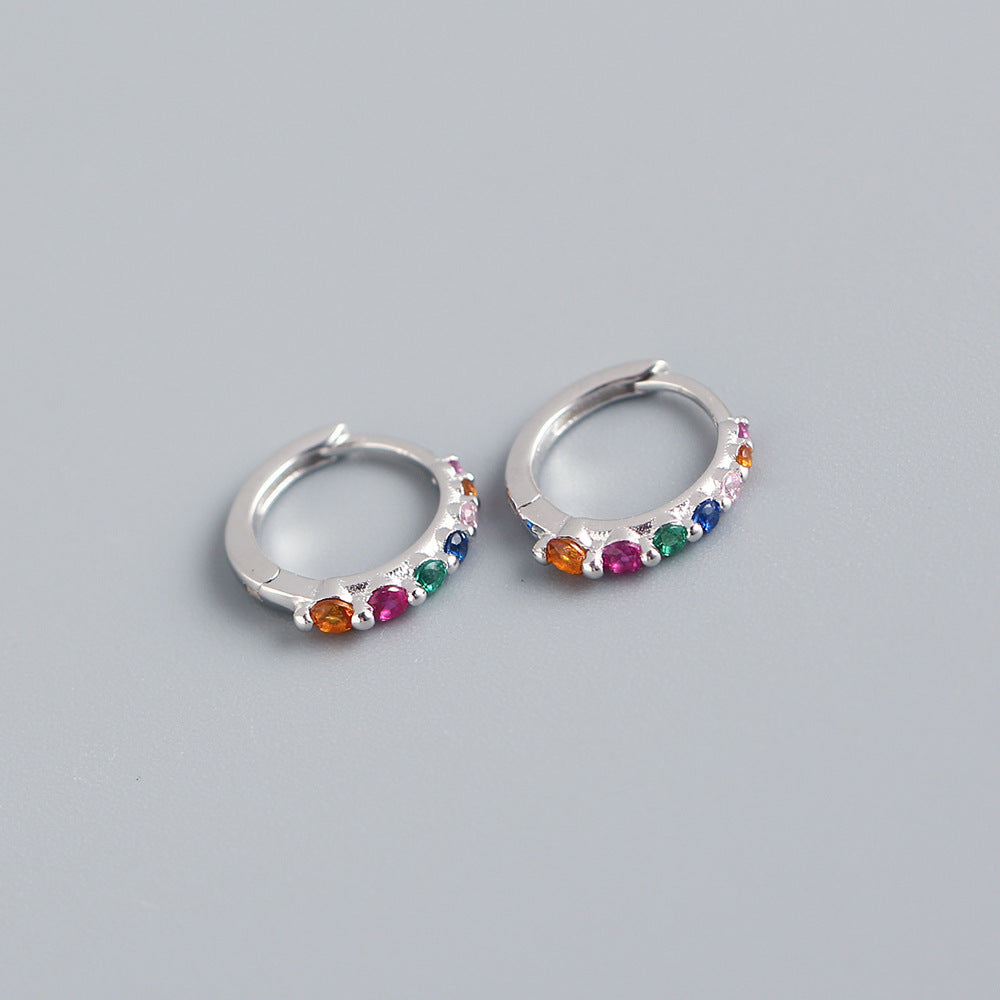 Orecchini a cerchio da donna minimalisti ed eleganti in argento sterling 925 con zirconi cubici intarsiati e forma geometrica rotonda