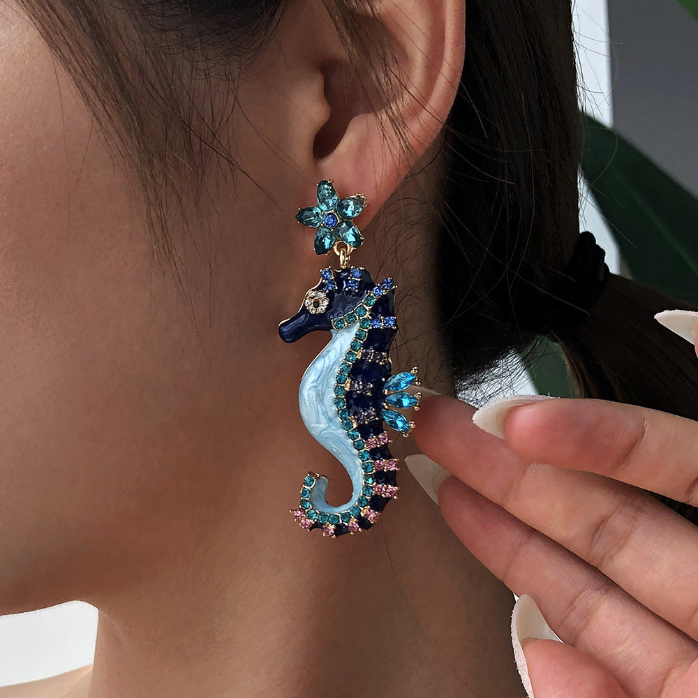 Pendientes de Caballito de Mar Dulces y Atrevidos para Mujer con Acabado Esmaltado, Base de Aleación, Incrustaciones de Pedrería y Postes de Acero Inoxidable