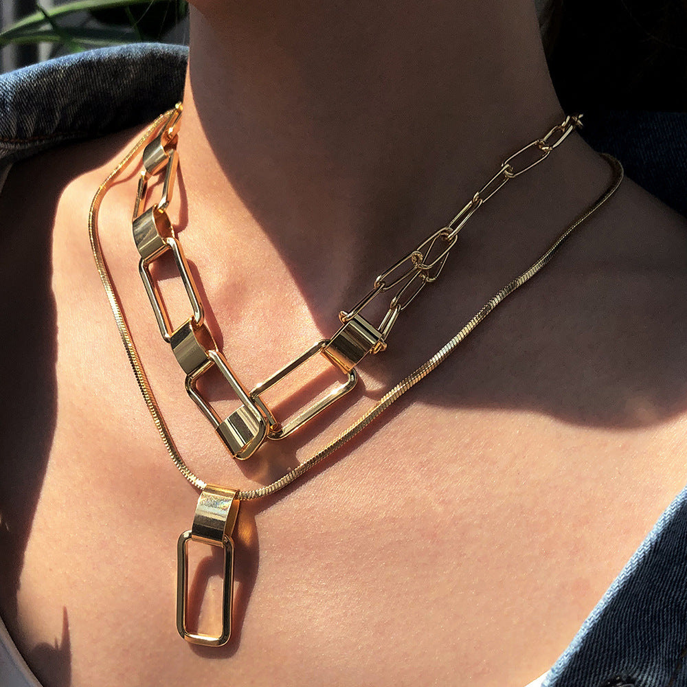 Dulce y Atrevido Collar de Clavícula Geométrico de Perlas para Mujer con Acabado Galvanizado