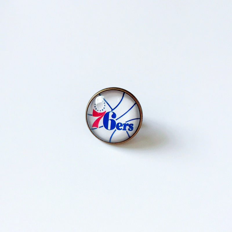 Pin de solapa metálico de equipos de baloncesto retro de la NBA - Insignia con gema vintage - Broche de Kobe Curry - Regalo para fans - Unisex