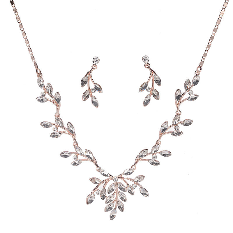 Set di collana e orecchini in lega con strass, con pendente a cuore a goccia in acrilico, su catena Singapore da donna