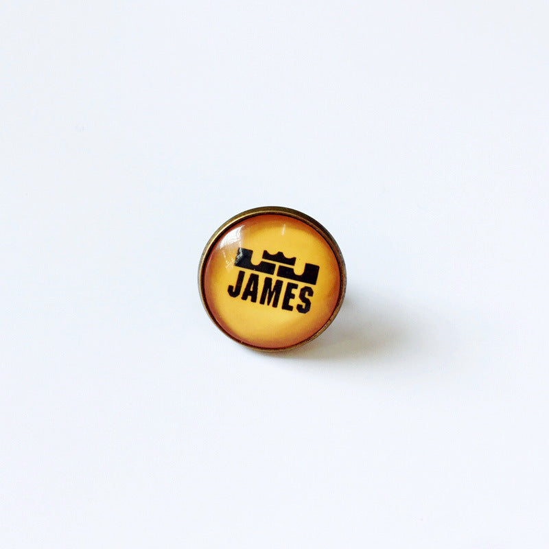 Pin de solapa metálico de equipos de baloncesto retro de la NBA - Insignia con gema vintage - Broche de Kobe Curry - Regalo para fans - Unisex