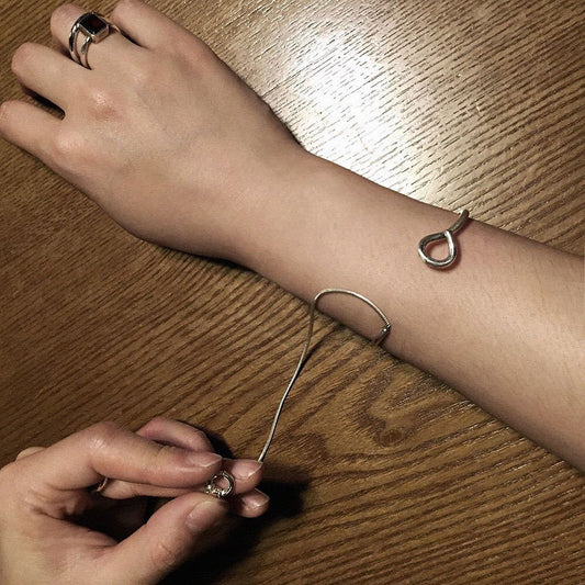 Pulsera Minimalista Dulce de Plata de Ley 925 con Estrella Geométrica y Cadena de Serpiente para Mujer