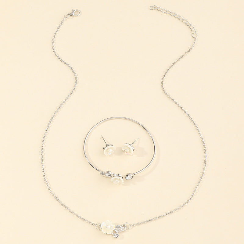 Set di collana, bracciale e orecchini in lega di perle per bambini con ciondolo geometrico, placcatura elettrolitica, catena box, stile principessa