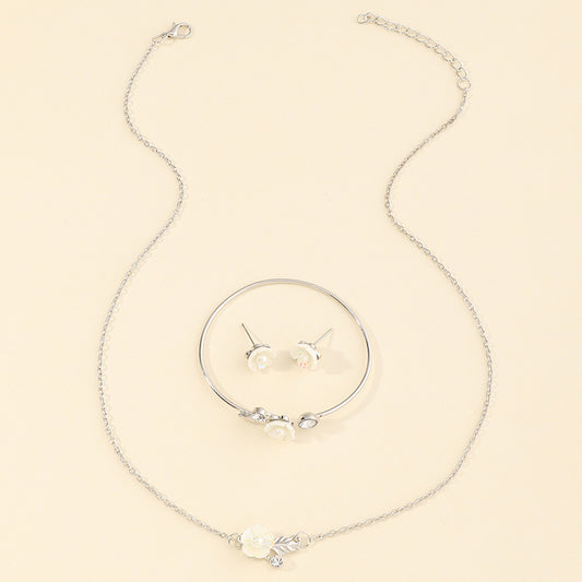 Set di collana, bracciale e orecchini in lega di perle per bambini con ciondolo geometrico, placcatura elettrolitica, catena box, stile principessa