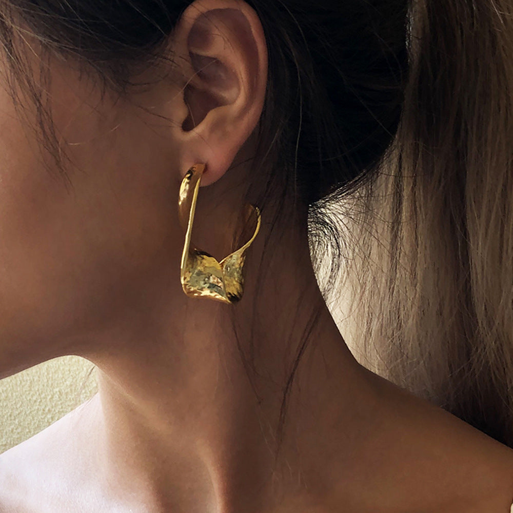 Geometric Earrings for Women, Alloy Plated, Unique Design, Fashion Jewelry, Gift for Birthday, Wedding, Holiday, Travel Souvenir, Corporate Gift, Anniversary, Business Present, Opening Ceremony, Award, PR Event