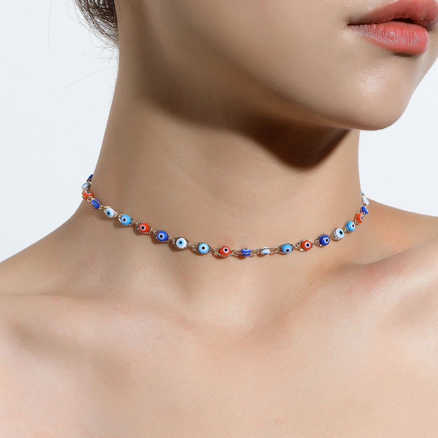 Collar Minimalista de Mal de Ojo para Mujer en Aleación con Acabado Galvanizado y Estilo de Cadena Cruzada