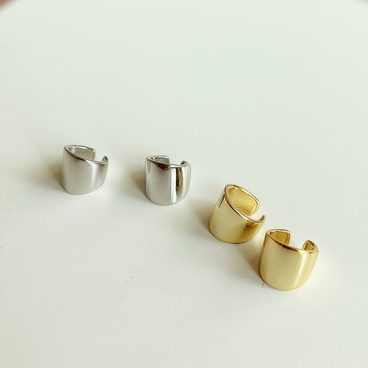 Pendiente trepador minimalista de plata de ley 925 con forma de lágrima geométrica e incrustación de perlas para mujer