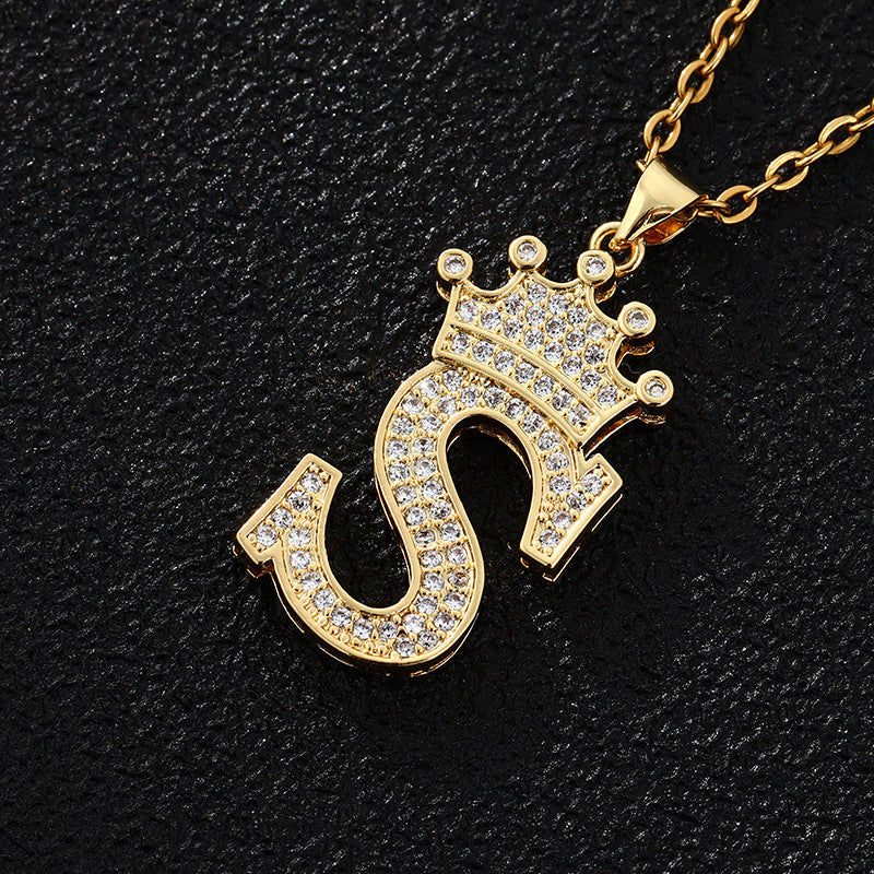 Collana con ciondolo a corona con lettera alla moda da 26 pezzi Collana in acciaio inossidabile con ciondolo a lettera con strass Gioielli da donna Regalo