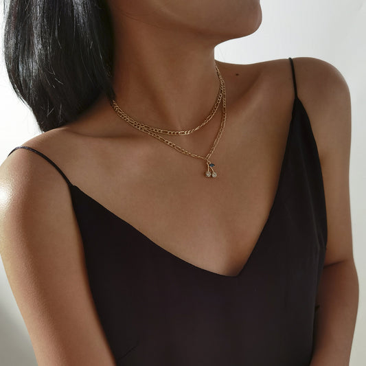 Collar con colgante minimalista geométrico de cereza para mujer con cadena de aleación galvanizada