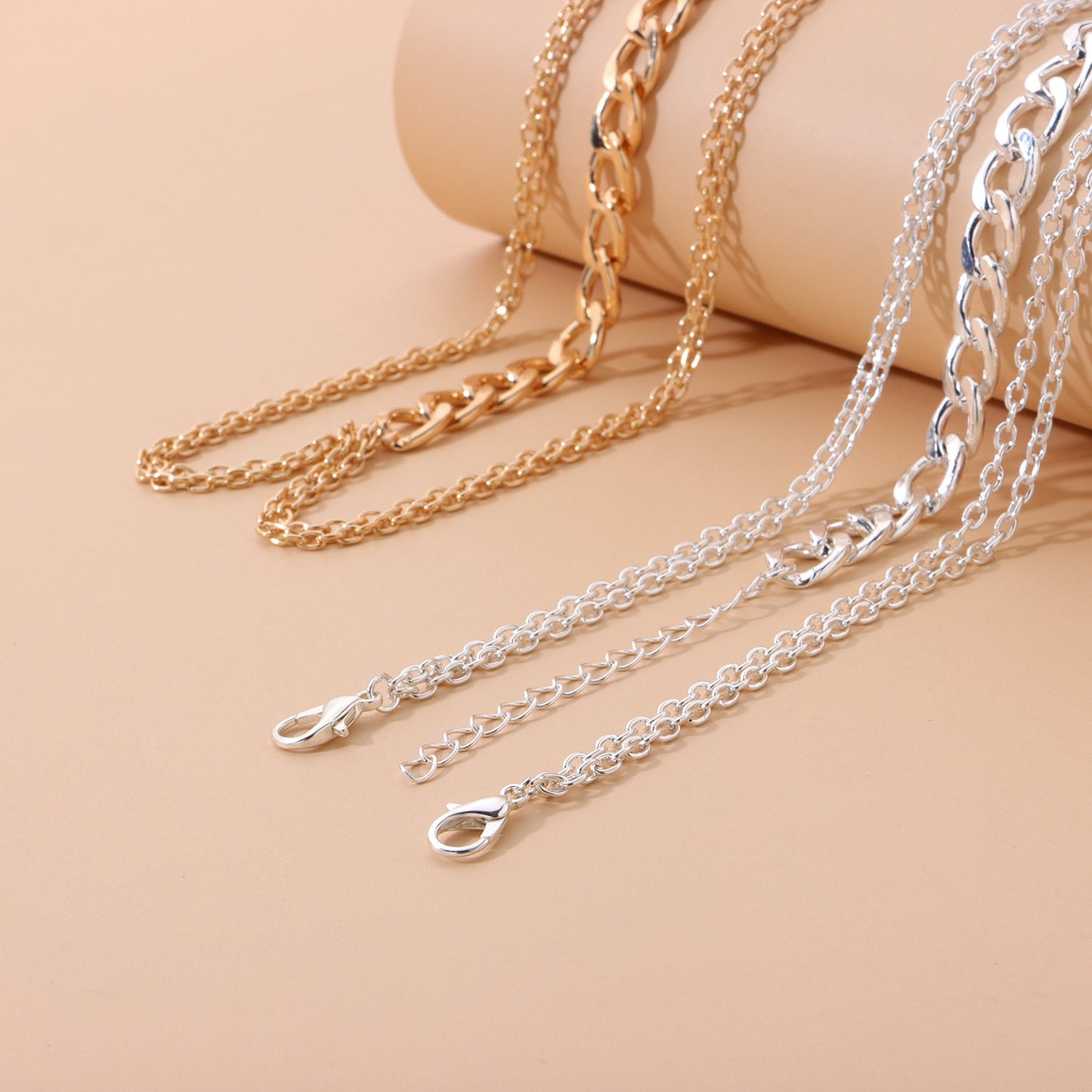 Western Style Multi Layer Tassel Head Chain Crown Hair Accessory for Women Checkered Pattern Alloy Hairband Headpiece Fashion Headwear