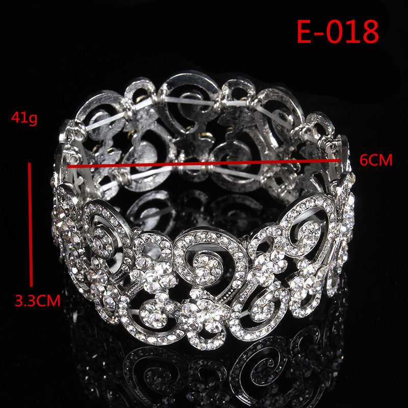 Women's Alloy Bracelet with Rhinestone Inlay Floral Geometric Hollow Design Korean Style Wedding Hand Chain