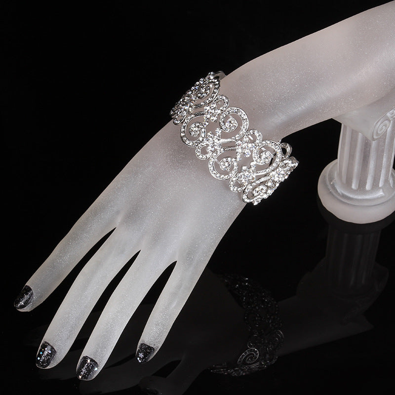 Women's Alloy Bracelet with Rhinestone Inlay Floral Geometric Hollow Design Korean Style Wedding Hand Chain