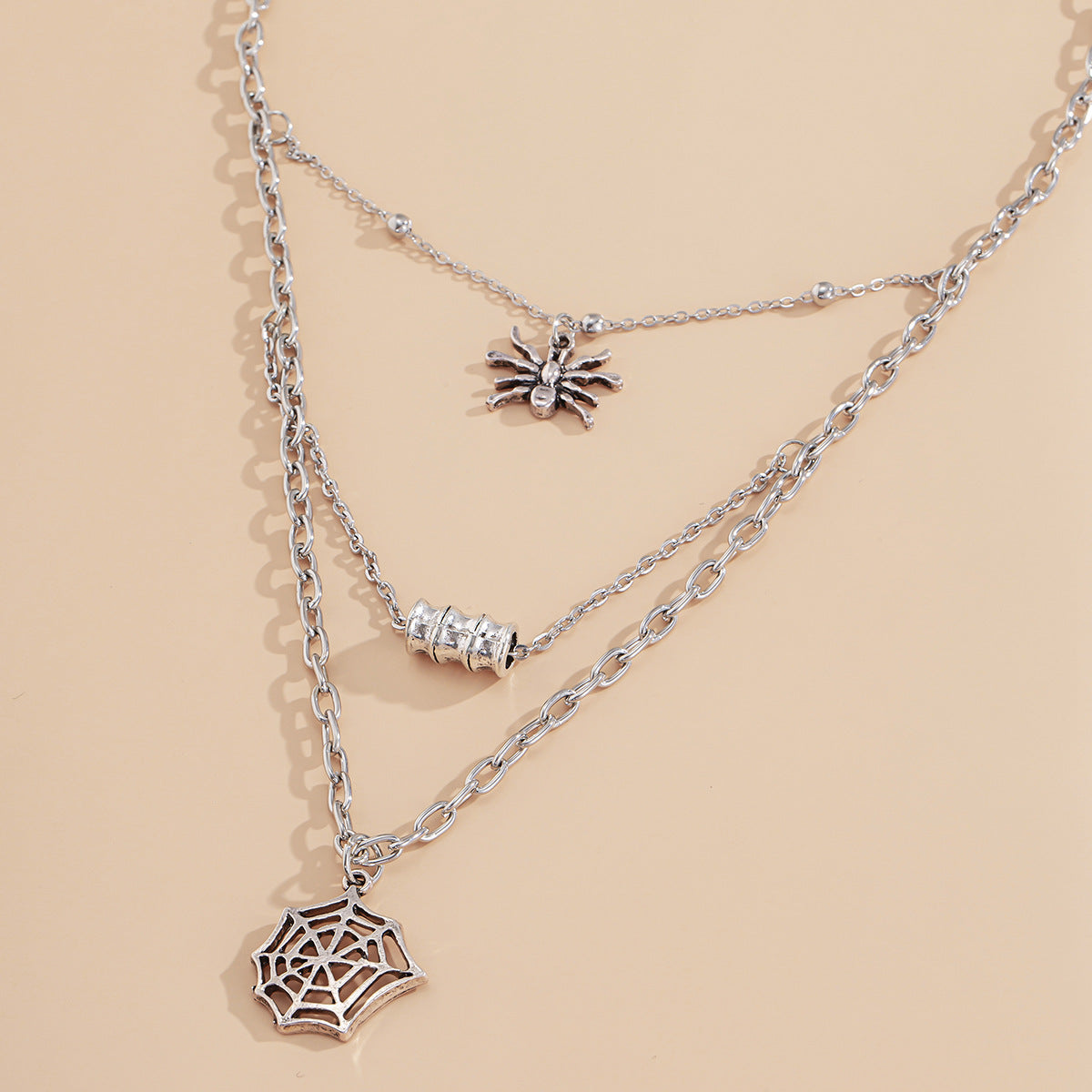 Collana Donna Vintage con Frange a Reticolo Geometrico, Catenina a Croce in Lega, Multistrato, Stile Dolce e Cool
