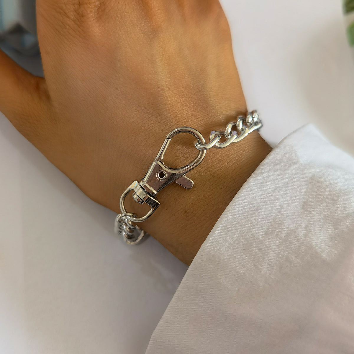 Bracciale da donna in lega geometrica minimalista, fatto a mano, con catena a strato singolo