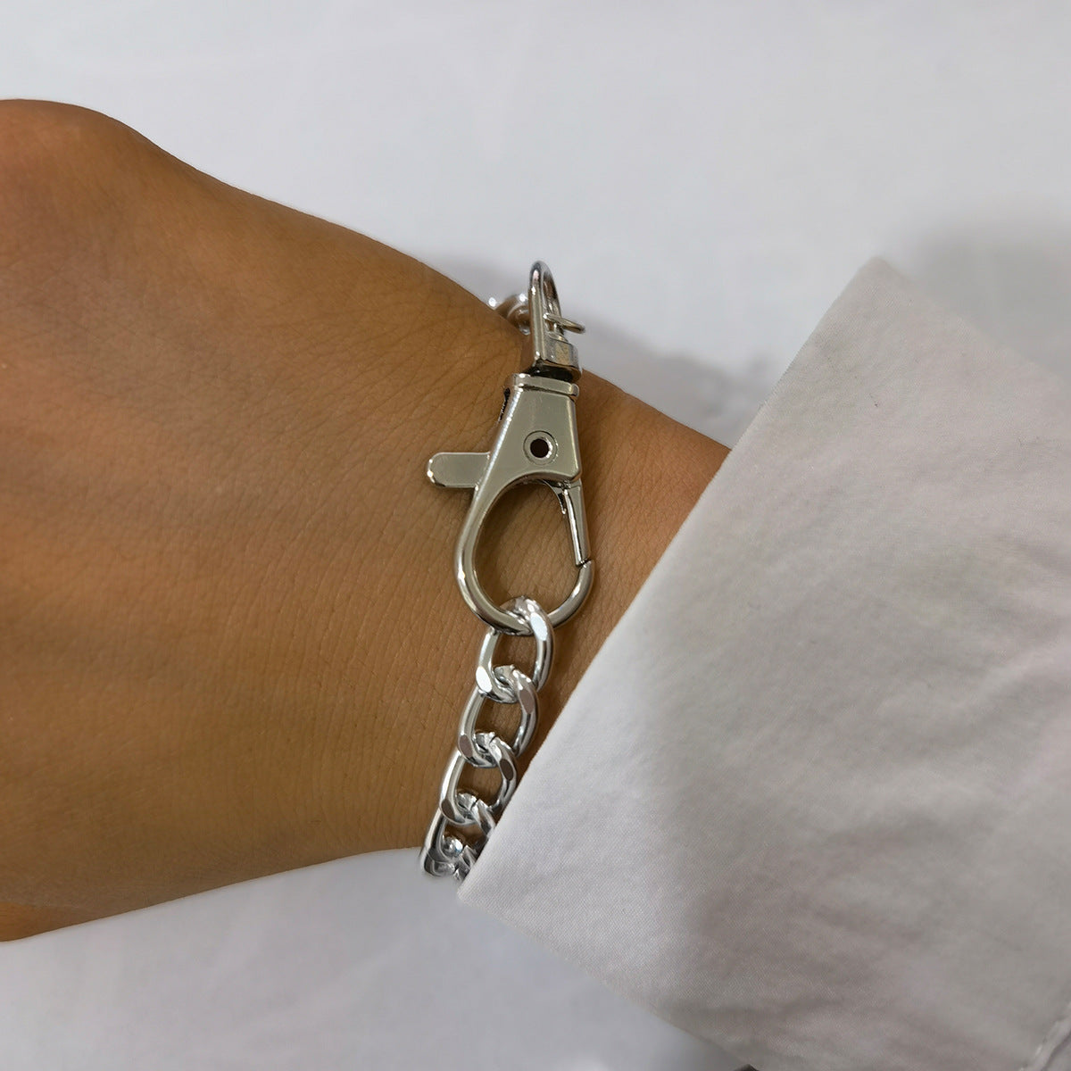 Bracciale da donna in lega geometrica minimalista, fatto a mano, con catena a strato singolo