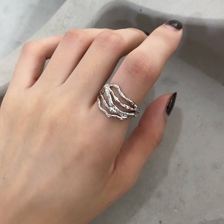 Anello minimalista da donna in argento sterling 925 con intarsio a cuore ed elemento a ramo
