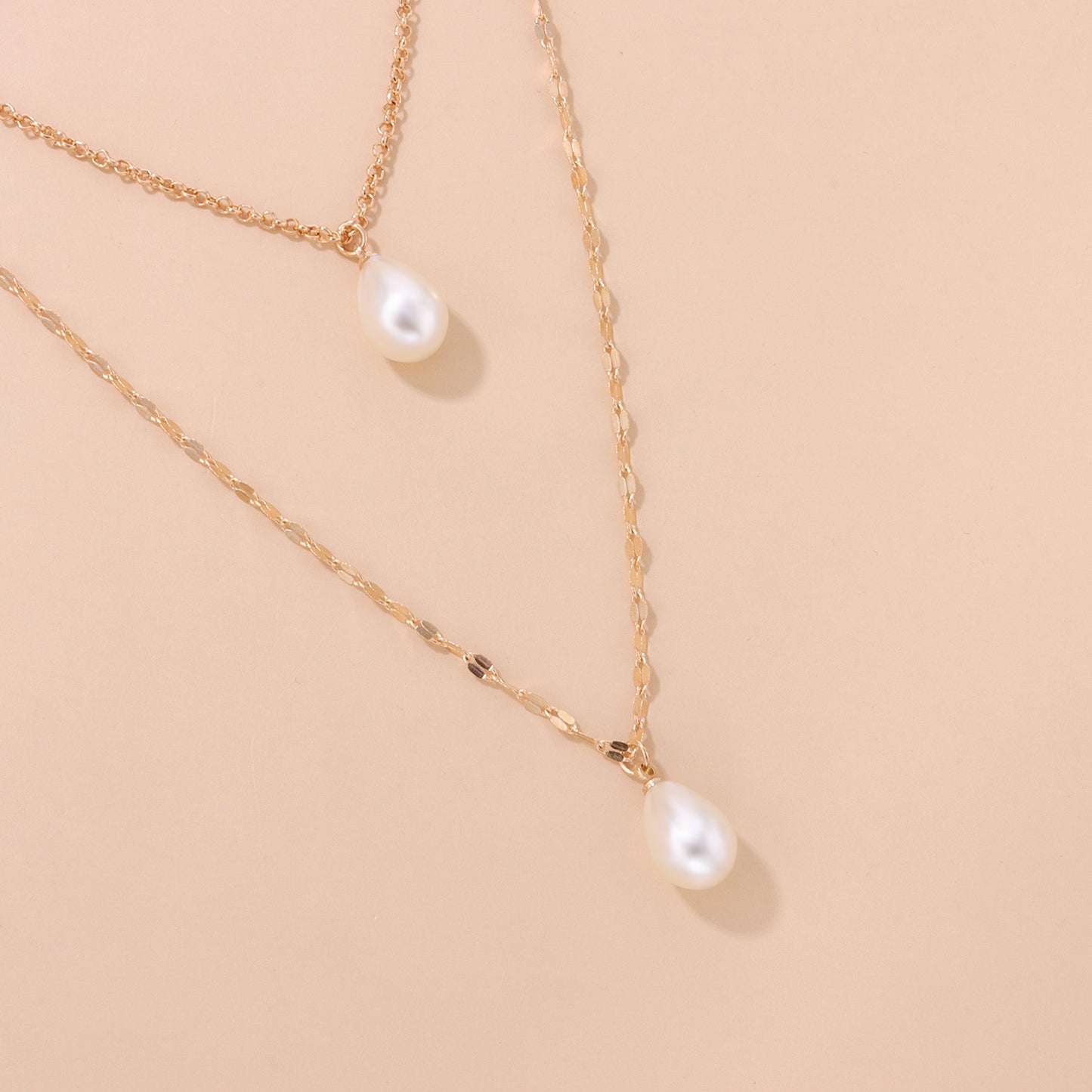 Women's Teardrop Pearl Pendant Necklace Minimalist Modern Style Alloy Twist Link Chain Plated Jewelry