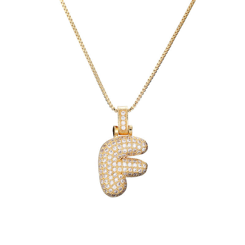 Collana da donna con iniziale in rame intarsiata, con catena a maglie, stile minimalista alla moda da pendolare, con accenti di strass