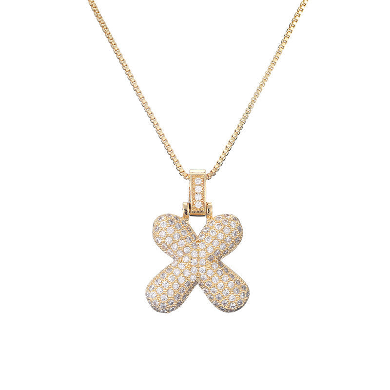 Collana da donna con iniziale in rame intarsiata, con catena a maglie, stile minimalista alla moda da pendolare, con accenti di strass