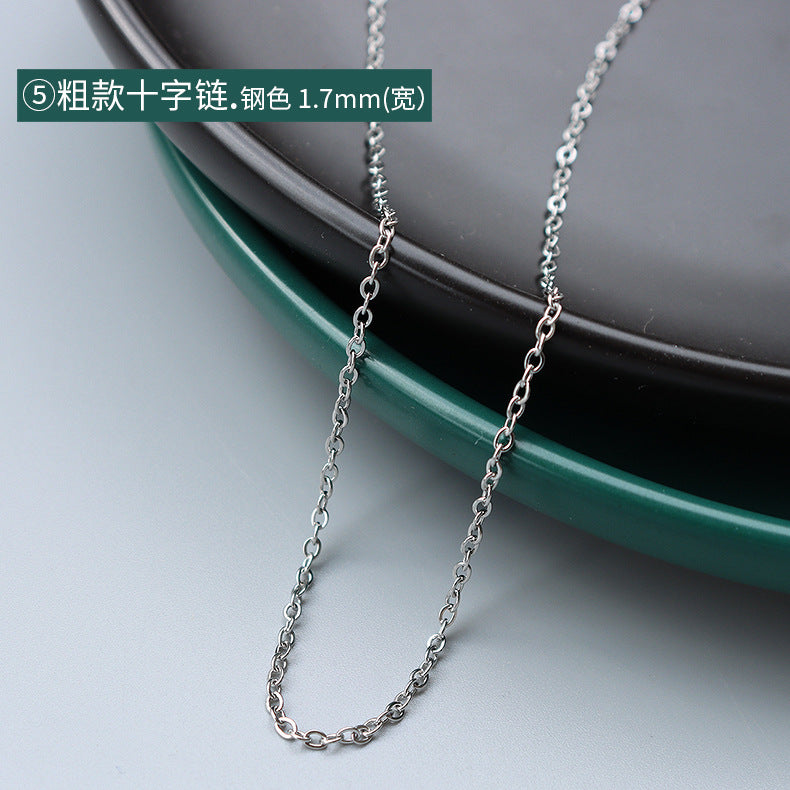 Collana a catena serpentina in acciaio al titanio placcato oro 18 carati, stile lusso leggero, con design a linea geometrica ondulata da donna