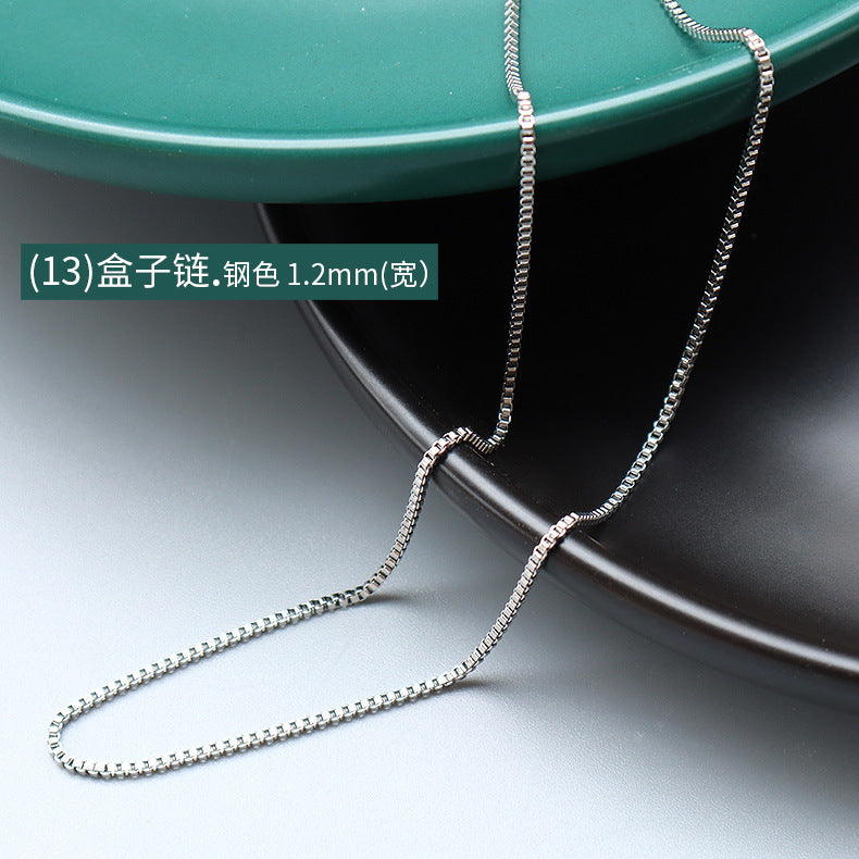 Collana a catena serpentina in acciaio al titanio placcato oro 18 carati, stile lusso leggero, con design a linea geometrica ondulata da donna