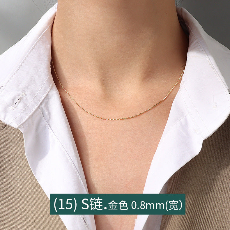 Collana a catena serpentina in acciaio al titanio placcato oro 18 carati, stile lusso leggero, con design a linea geometrica ondulata da donna