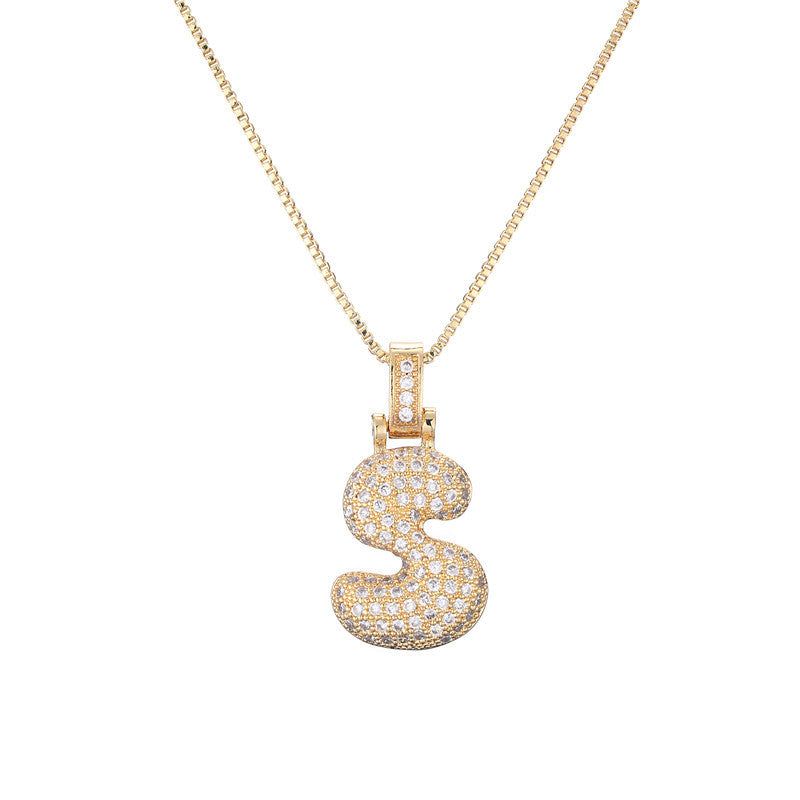 Collana da donna con iniziale in rame intarsiata, con catena a maglie, stile minimalista alla moda da pendolare, con accenti di strass