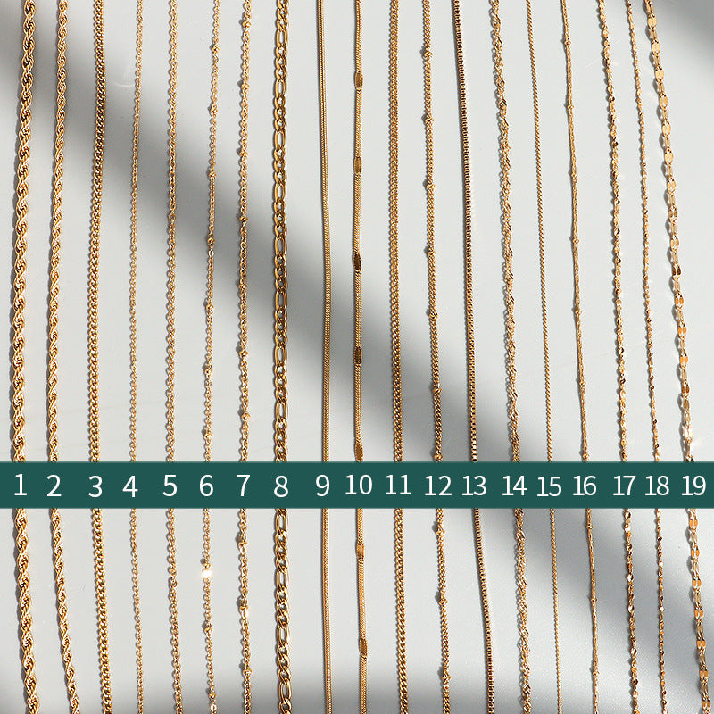 Collana a catena serpentina in acciaio al titanio placcato oro 18 carati, stile lusso leggero, con design a linea geometrica ondulata da donna