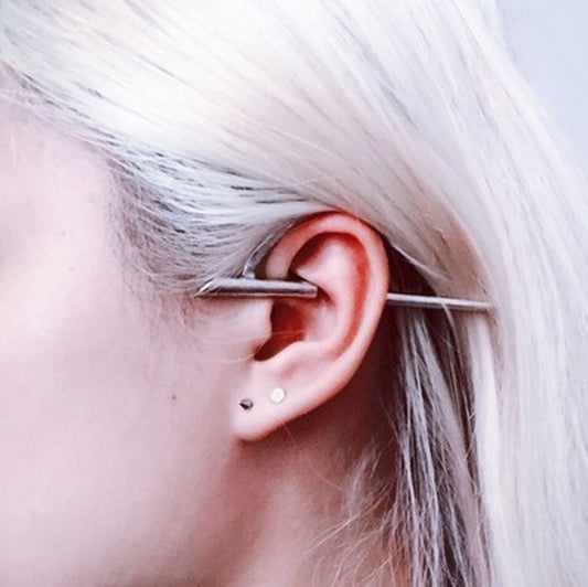Pendientes de tachuelas de metal geométricos para mujer, estilo rock atrevido, clips de moda asimétricos