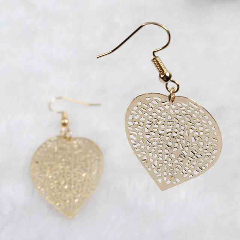 Minimalist Alloy Eiffel Tower Women's Earrings for Evening Wear