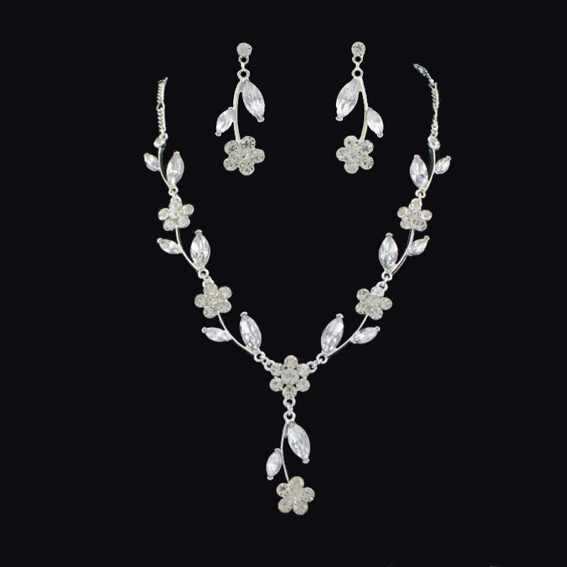 Minimalist Sweet Floral Rhinestone Inlaid Alloy Necklace and Earring Set for Women