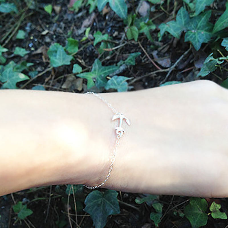 Women's Minimalist Anchor Bracelet in Alloy Spring Jewelry Gift Accessory