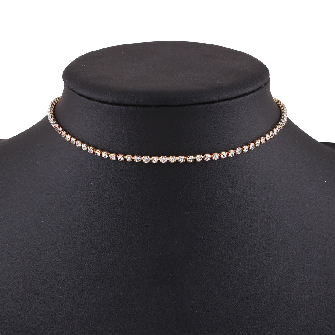Collana girocollo da donna con catena a maglie geometrica a forma di curb, decorata con strass minimalisti e audaci, senza ciondolo a forma di medaglione