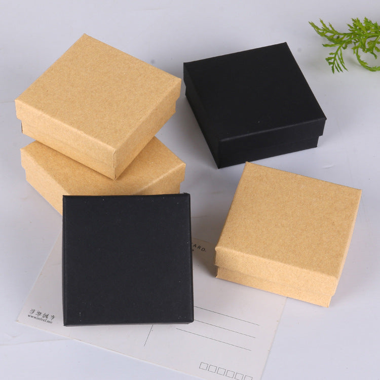 Caja de Joyas de Papel Kraft Negro Estilo Europeo Vintage para Pendientes y Anillos con Inserto de Espuma 7x7x3cm
