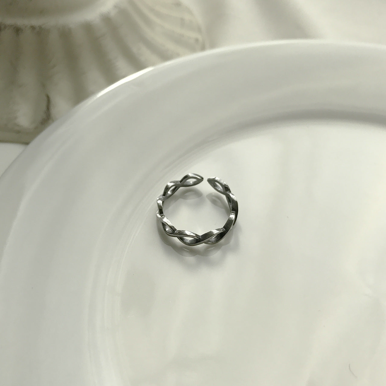 Anillo ajustable vintage de plata de ley S925 con diseño redondo y geométrico para mujer