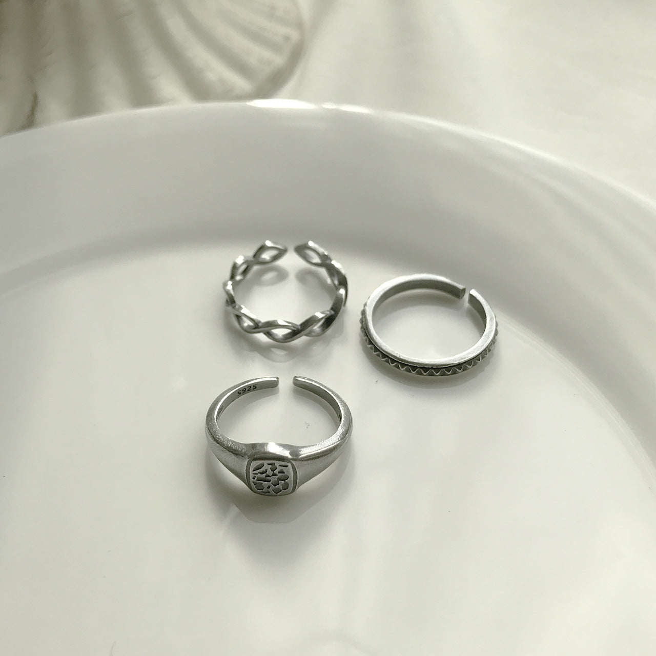 Anillo ajustable vintage de plata de ley S925 con diseño redondo y geométrico para mujer