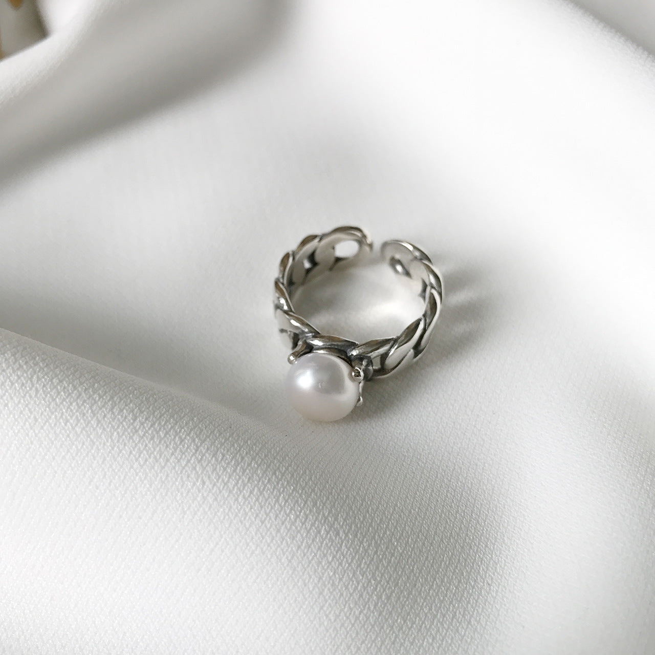 S925 Sterling Silver Vintage Minimalist Pearl Open Ring with Four-Prong Setting