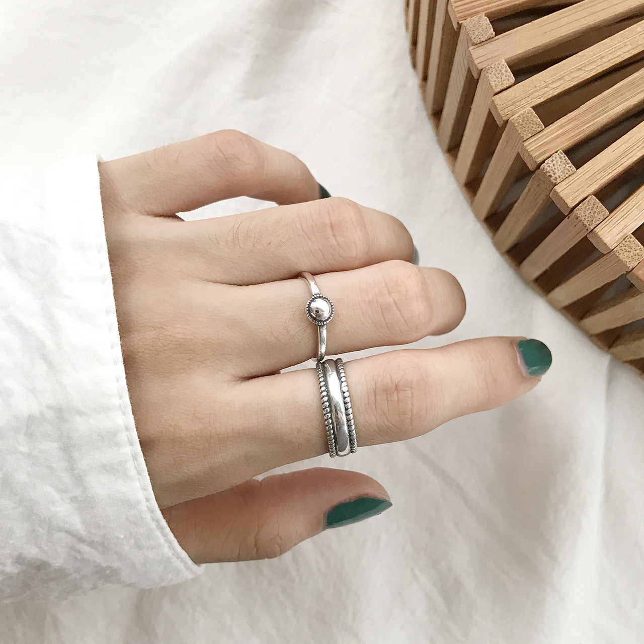 Anello aperto a mezza sfera geometrica in argento sterling S925 con design a linee pulite, anello minimalista da donna in argento