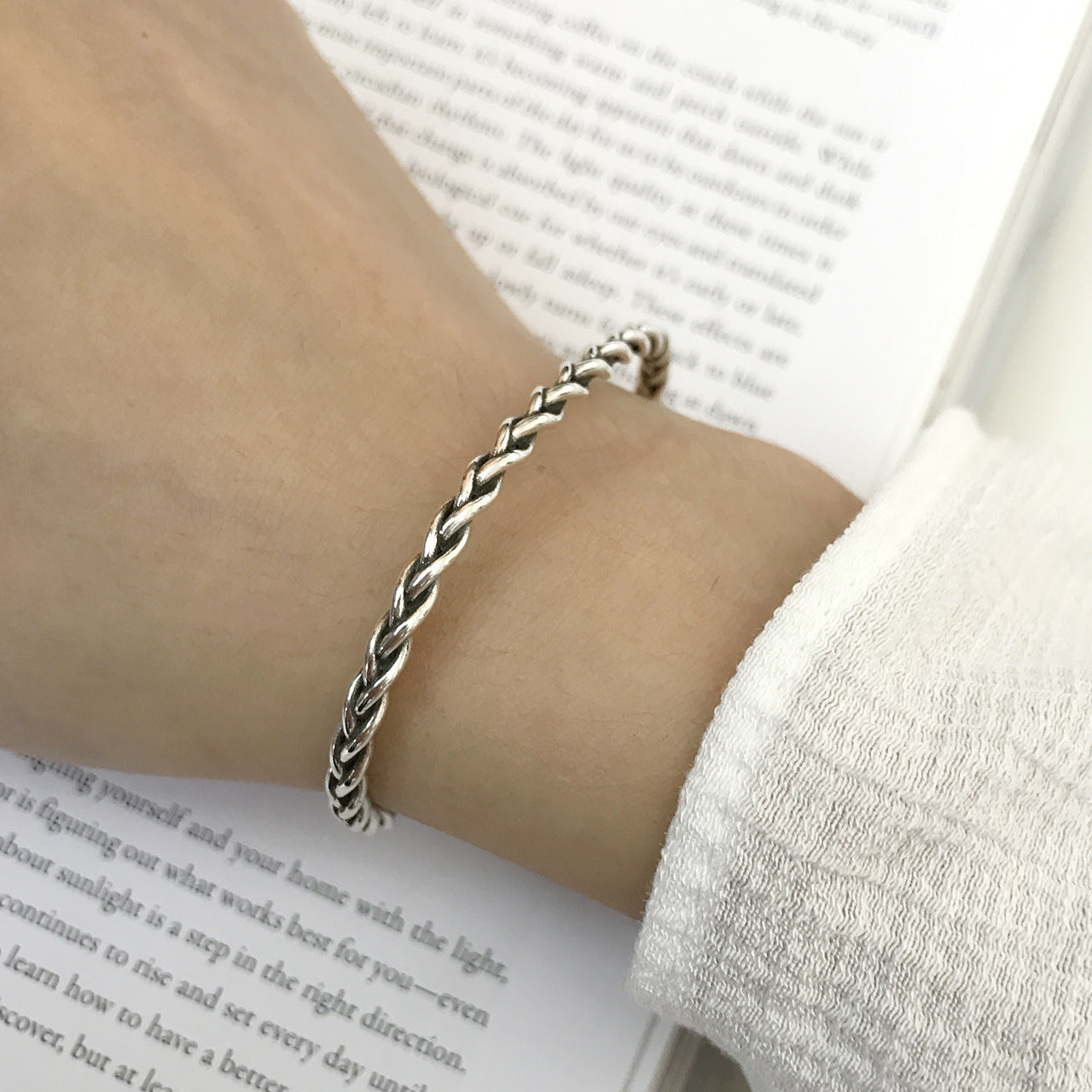 Vintage 925 Sterling Silver Hand-Woven Rope Bracelet with Pearl Inlay