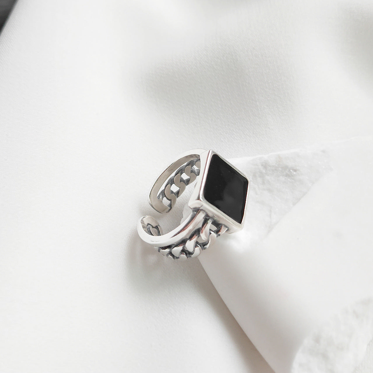 Vintage Minimalist 925 Sterling Silver Square Curb Chain Ring with Resin Inlay