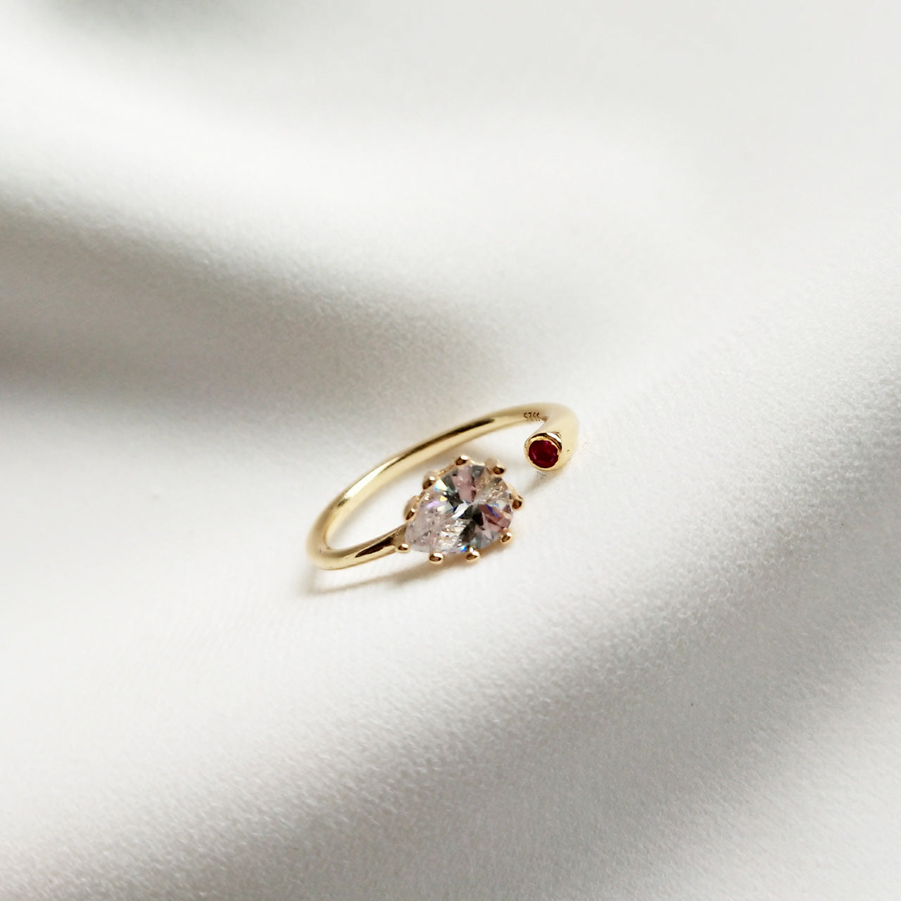 Anello da donna in argento sterling 925 placcato, con zirconi cubici geometrici
