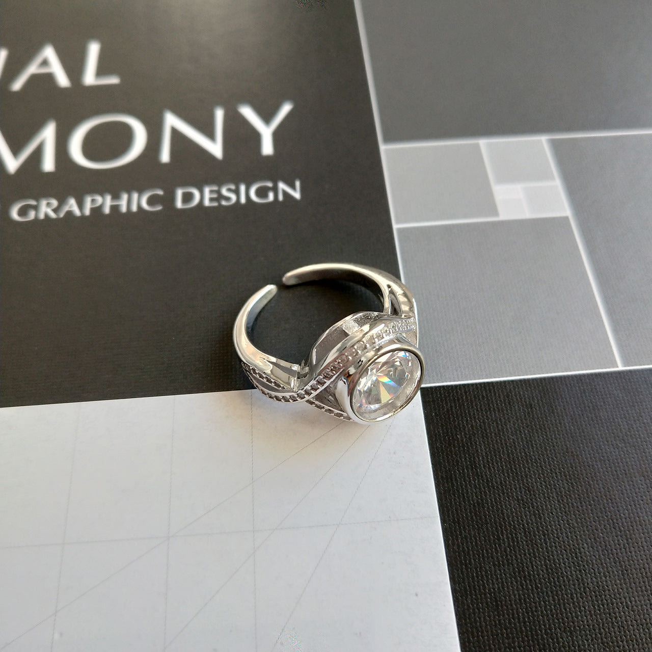 Anello da donna in argento sterling 925 placcato oro bianco con micro-incastonatura di diamanti, design a stella geometrica
