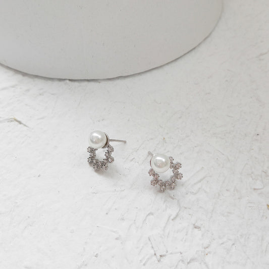 Minimalist Sweet Geometric White Gold Plated 925 Sterling Silver Earrings with Micro-inlaid Cubic Zirconia and Pearl