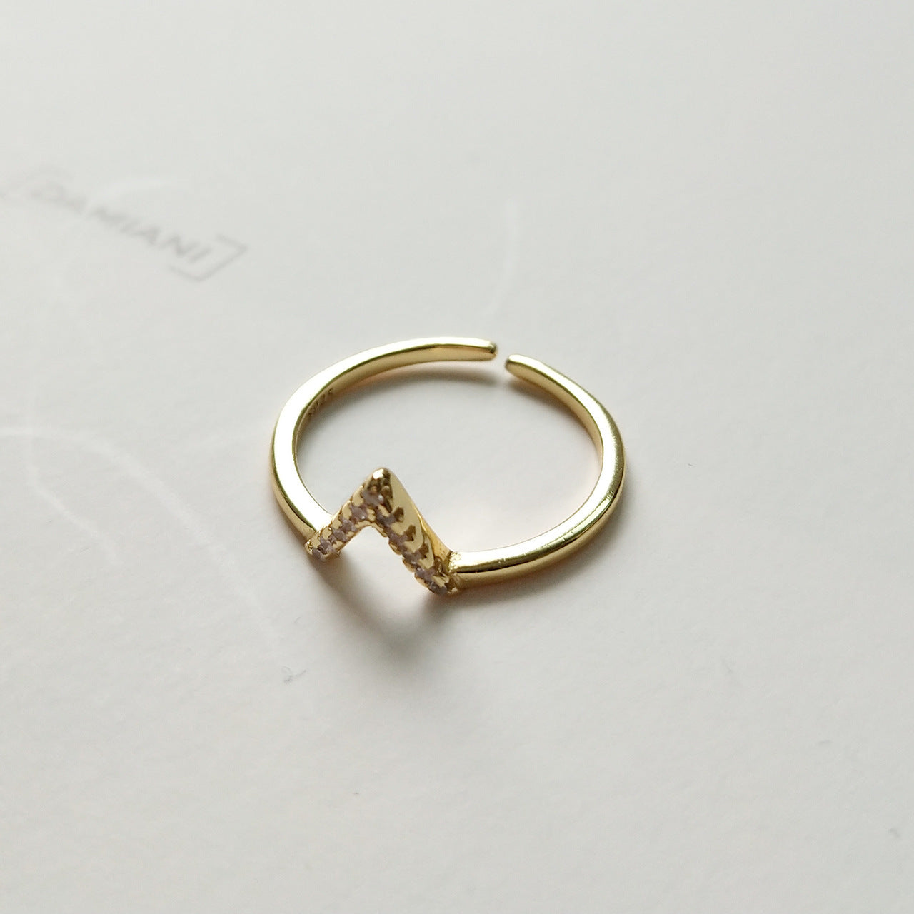 Anello minimalista in argento sterling 925, placcato oro con zirconia cubica micro-incastonata, regolabile, aperto